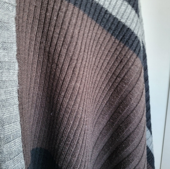 JOSEPH Assymetrical Wool Poncho One Size - Picture 3 of 12